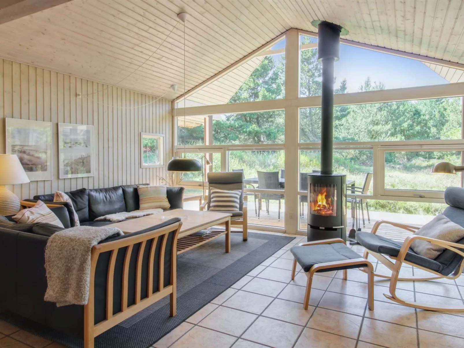 "Karri" - 1.1km from the sea-Dedans