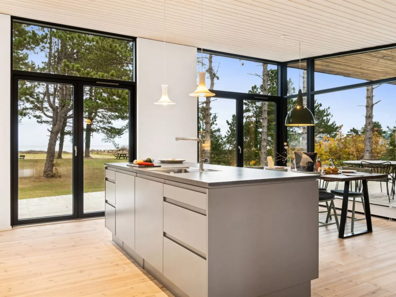 "Herlugh" - 10m from the sea - Drinnen