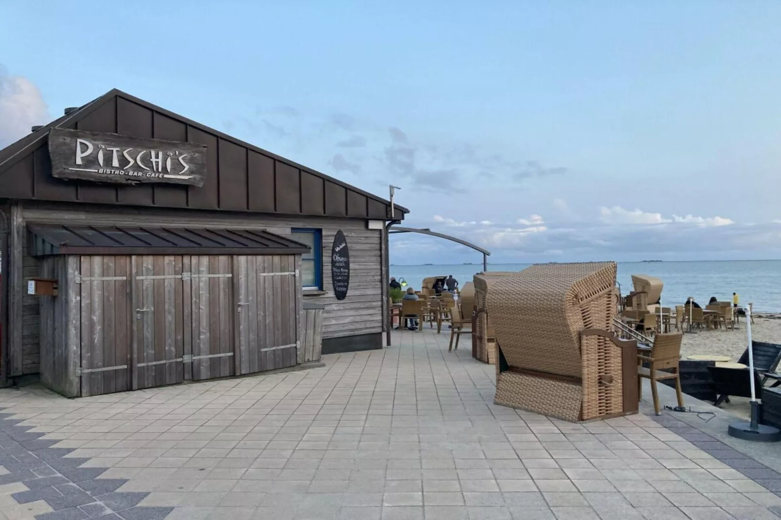 94531-Exterior in summer