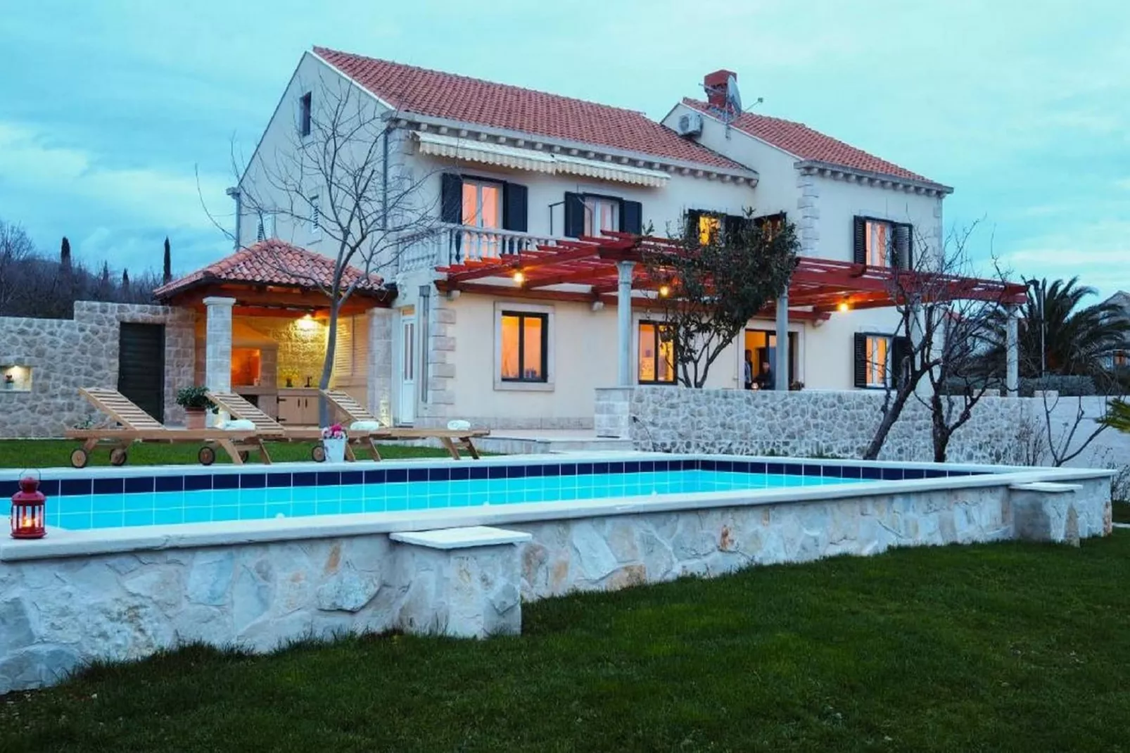 Villa Antonija - Four-Bedroom Villa with Terrace and Private Pool-Extérieur