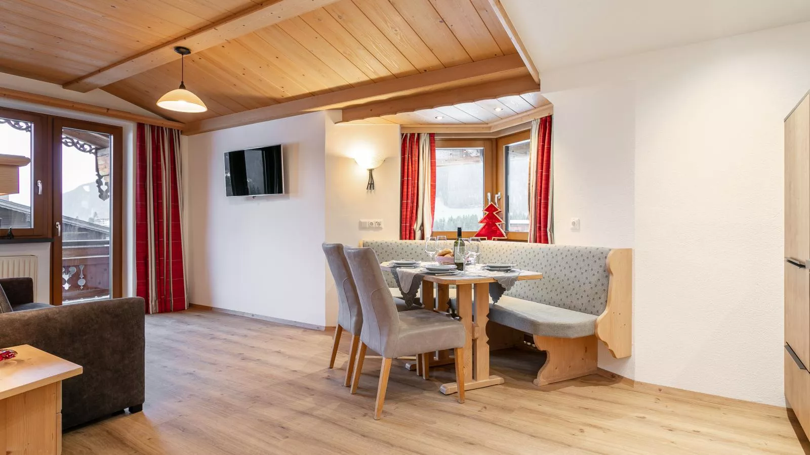 Landhaus Marchfeld Top 1  Top 2 Top 3 - Dining room