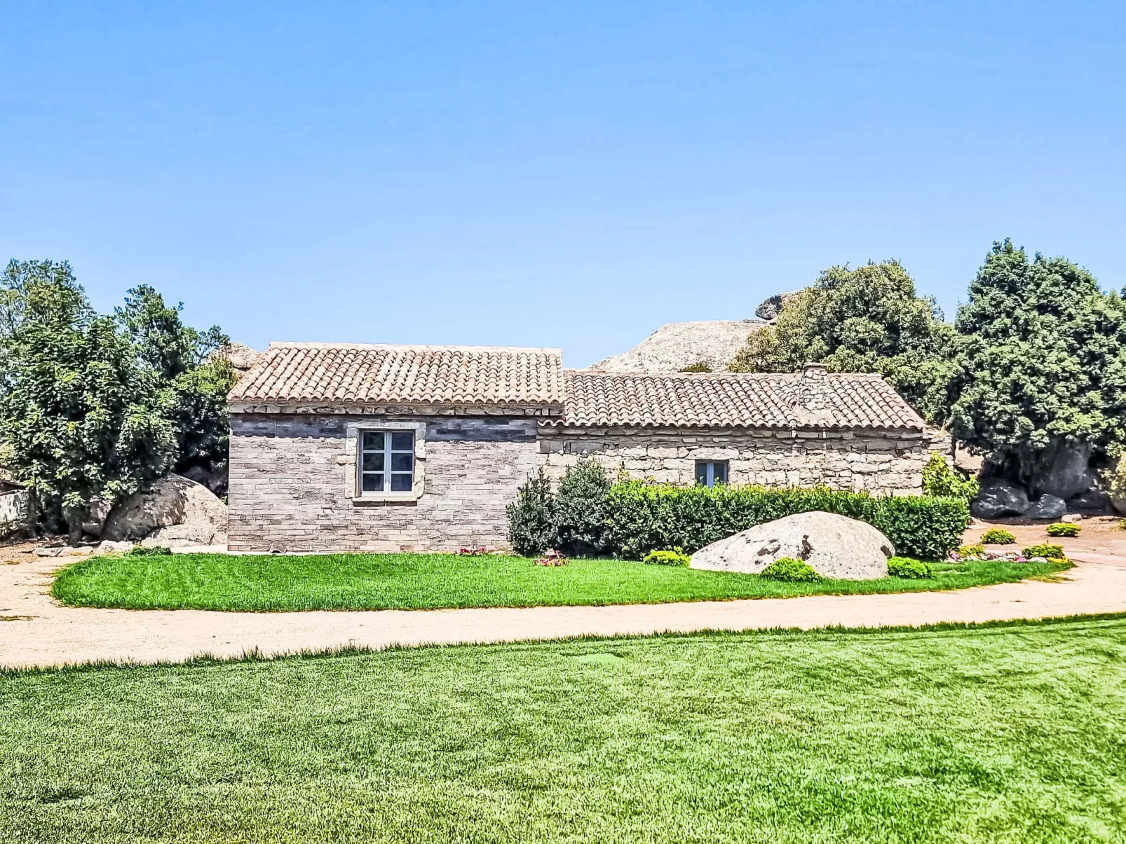 Stazzu Sarra di Monti-Draußen