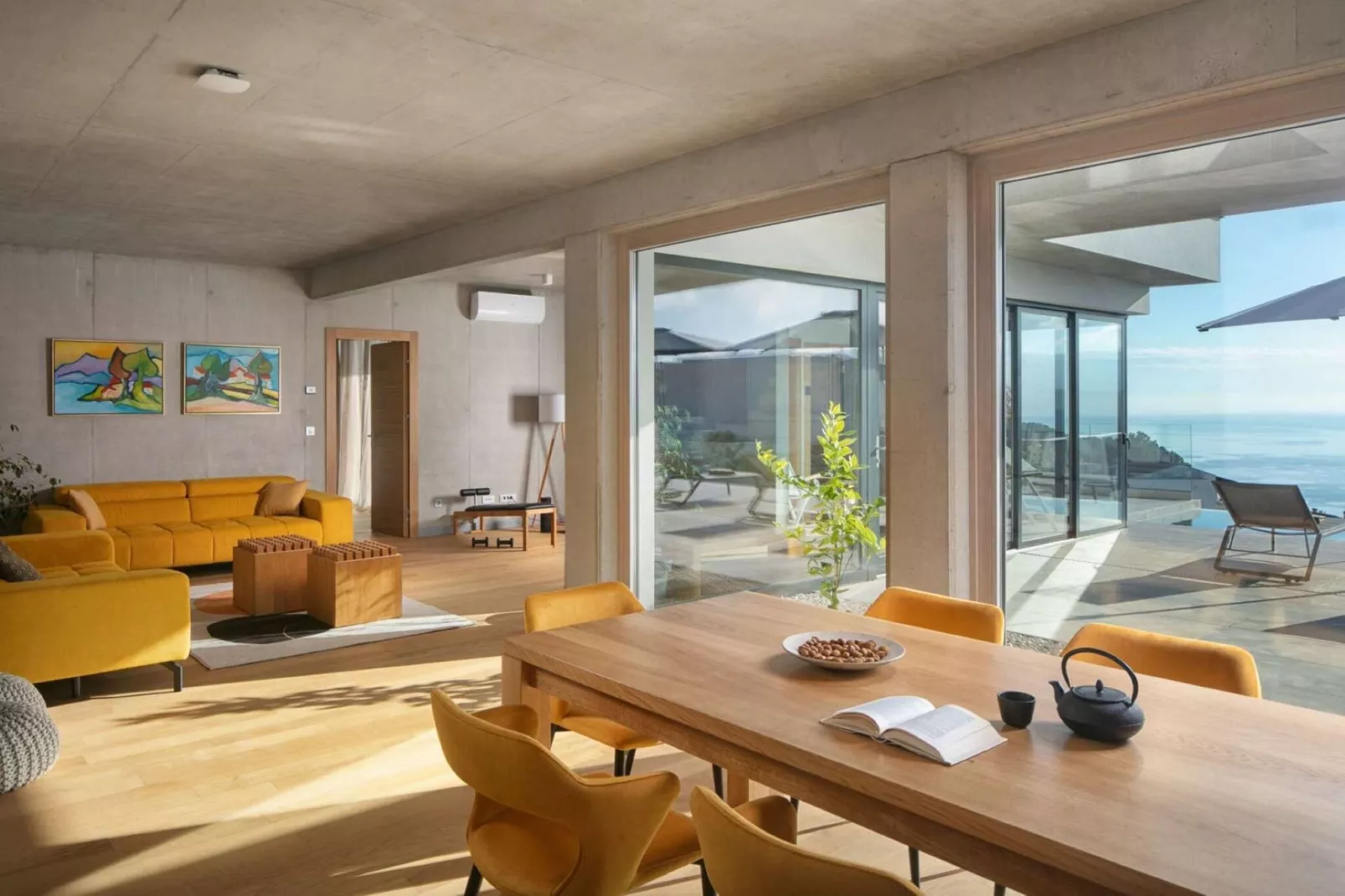 Villa Saturea-Dining room