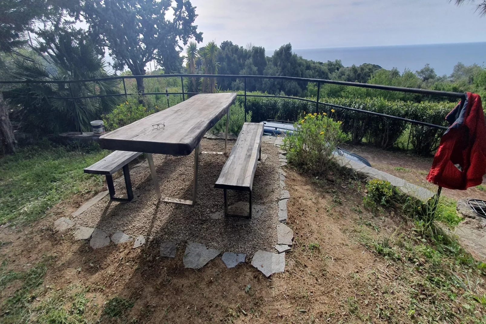Charmante Villa mit drei Apartments und Meerblick KReidl-Jardins en été