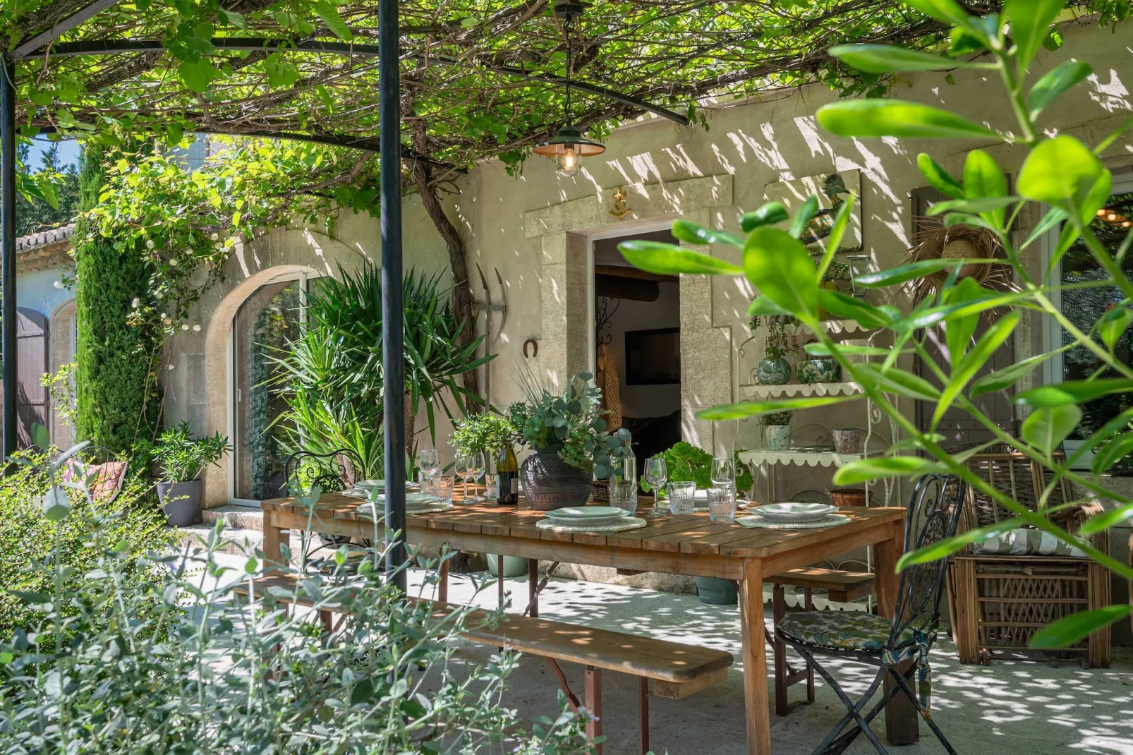 Mas authentique à Paradou Alpilles-Terrace balcony