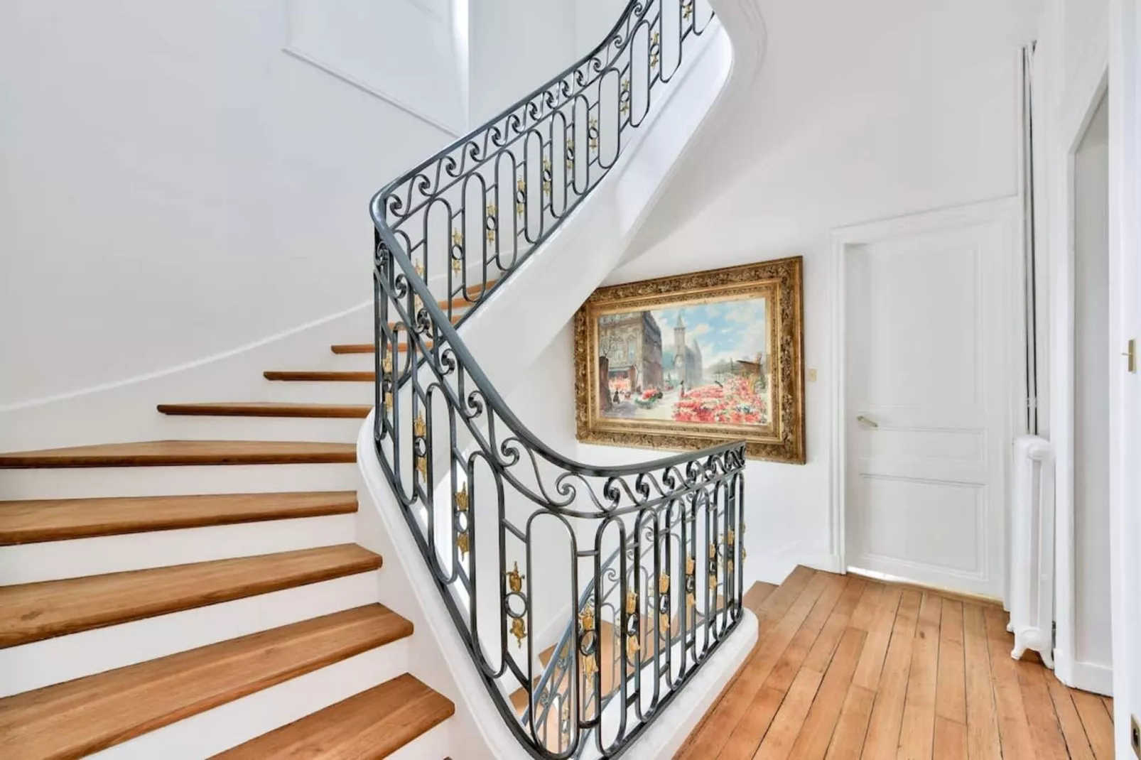 Noble demeure de luxe en plein coeur de Paris-Flur