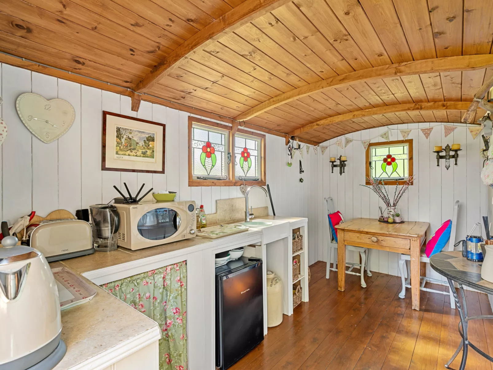 Shepherd's Hut at Hilltop Farm - Inside