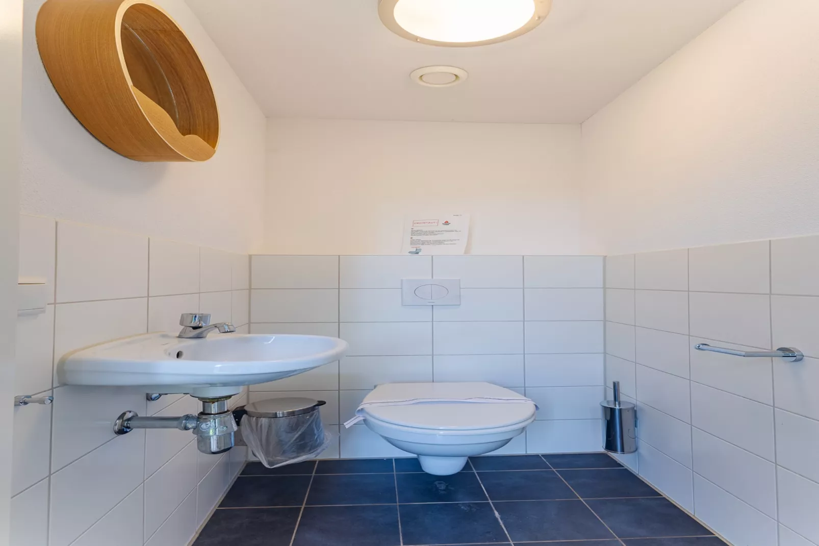 Zonnedorp 1 Solskin Renesse | Beach Holiday in Modern Holiday Home - Bathroom