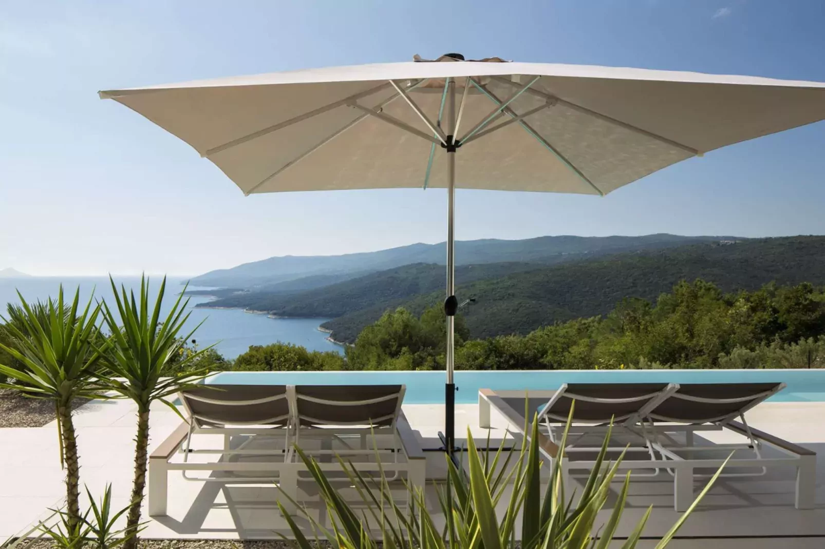 Villa Mayan-View summer