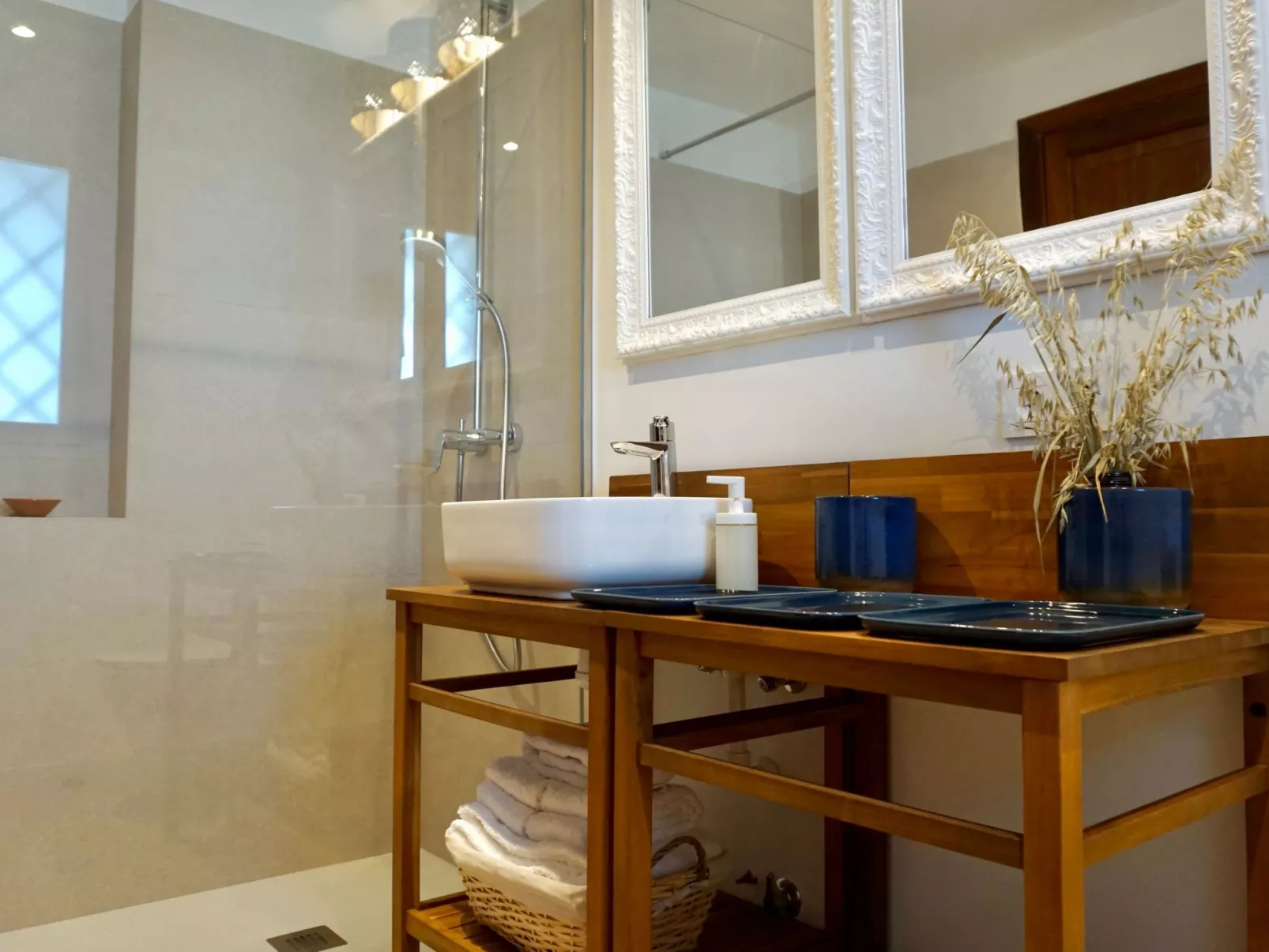 Riviera-Image-tags.info