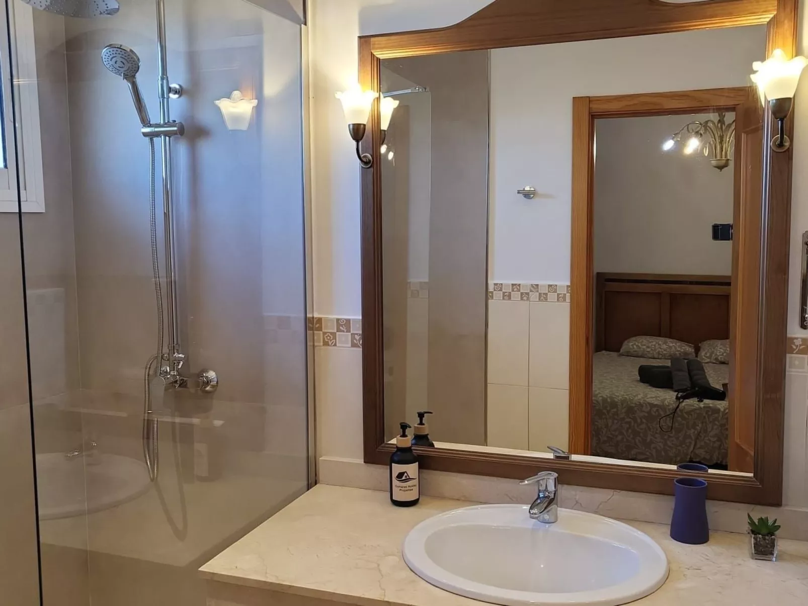 Penthouse, Jacuzzi, Meerblick, BBQ,wifi, AC - Dedans