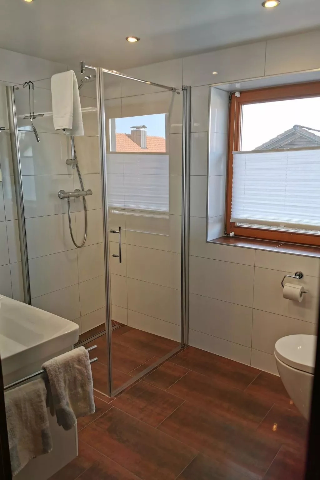 Mit komplett eingerichteter Küchenzeile im Wohnraum - Image-tags.info