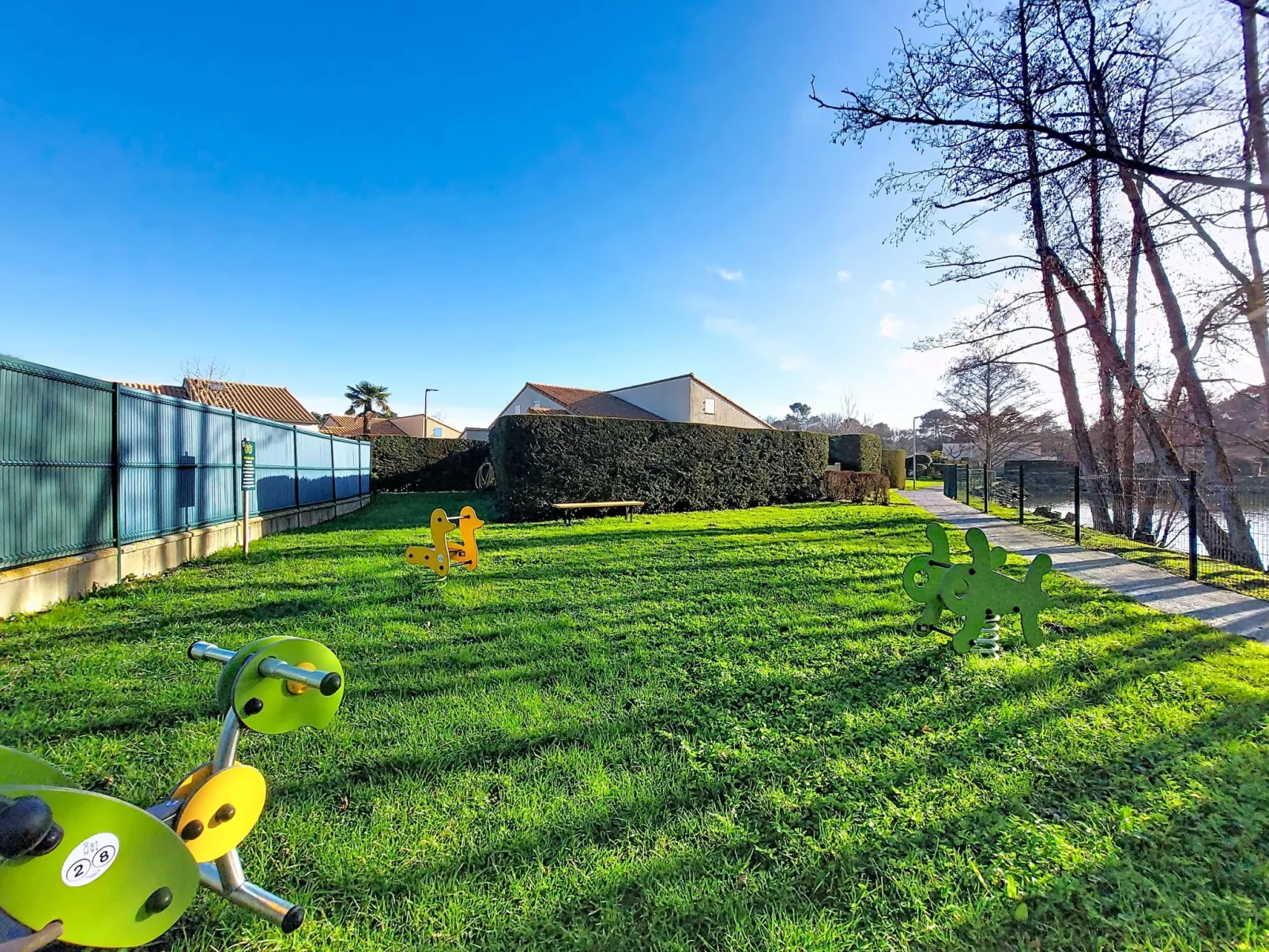 Le Clos des Chênes - Outside