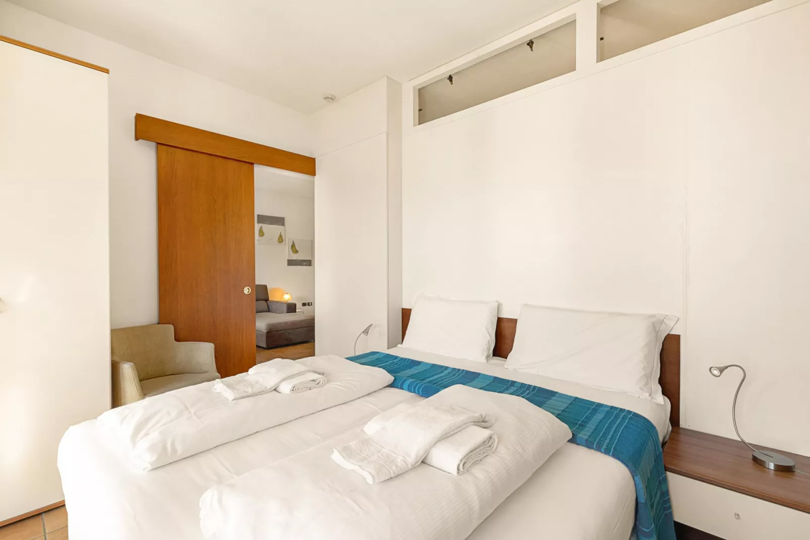 RESIDENCE PORTO LETIZIA - PALACE-1ROOM APT 4 PAX LAKE VIEW DELUXE 8206 - P1LD4 - Schlafzimmer