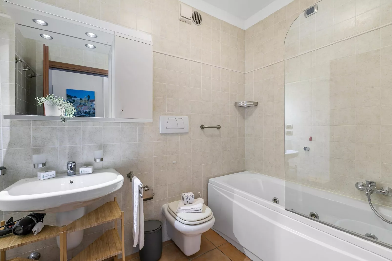 RESIDENCE PORTO LETIZIA - PALACE-2ROOM APT 6 PAX LAKE VIEW DELUXE 8210 - P2LD6 - Bathroom