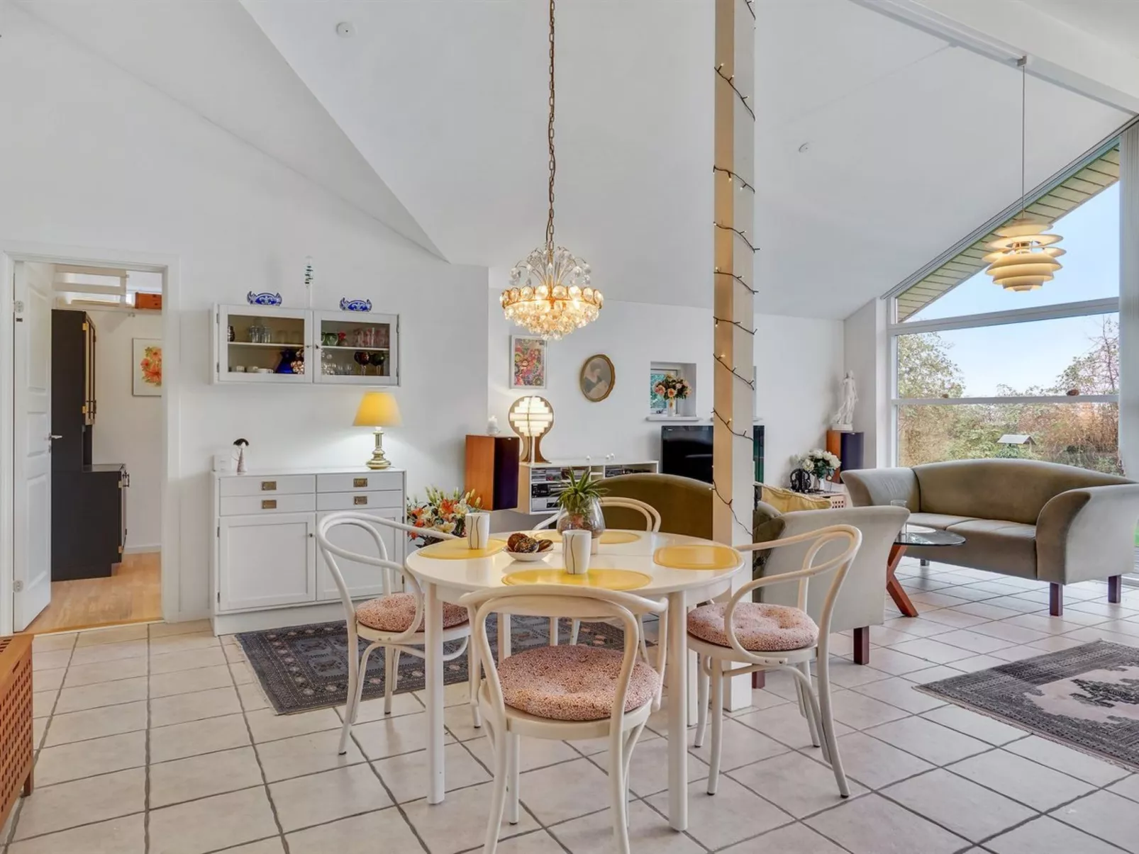 "Lauren" - 200m to the fjord-Drinnen