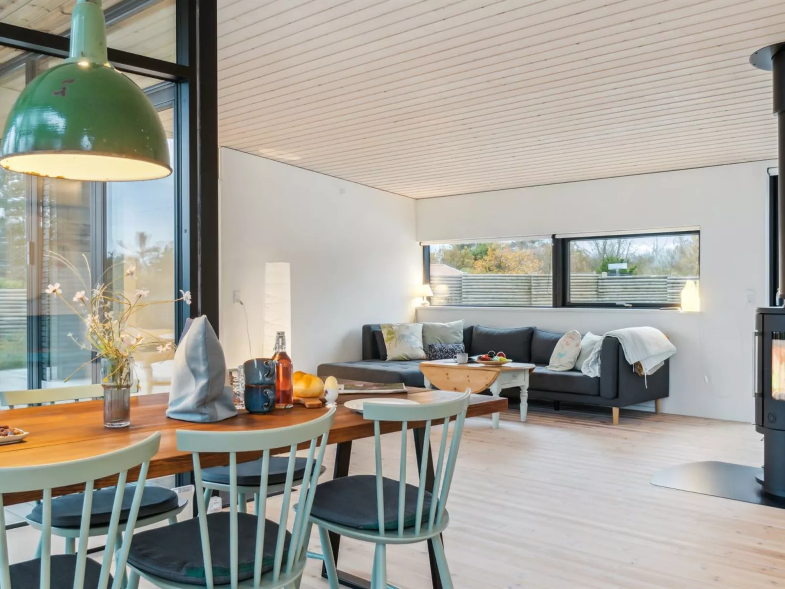 "Herlugh" - 10m from the sea - Drinnen