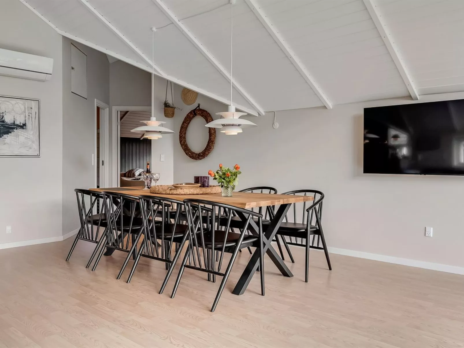 "Truels" - 30km from the sea-Drinnen