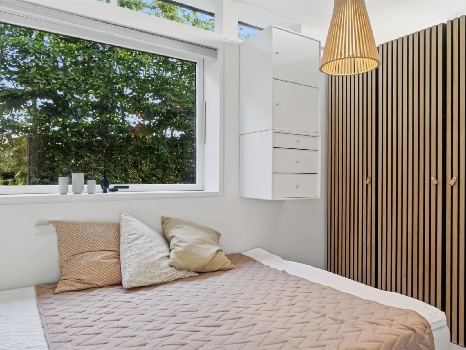 "Jo" - 175m to the fjord-Drinnen