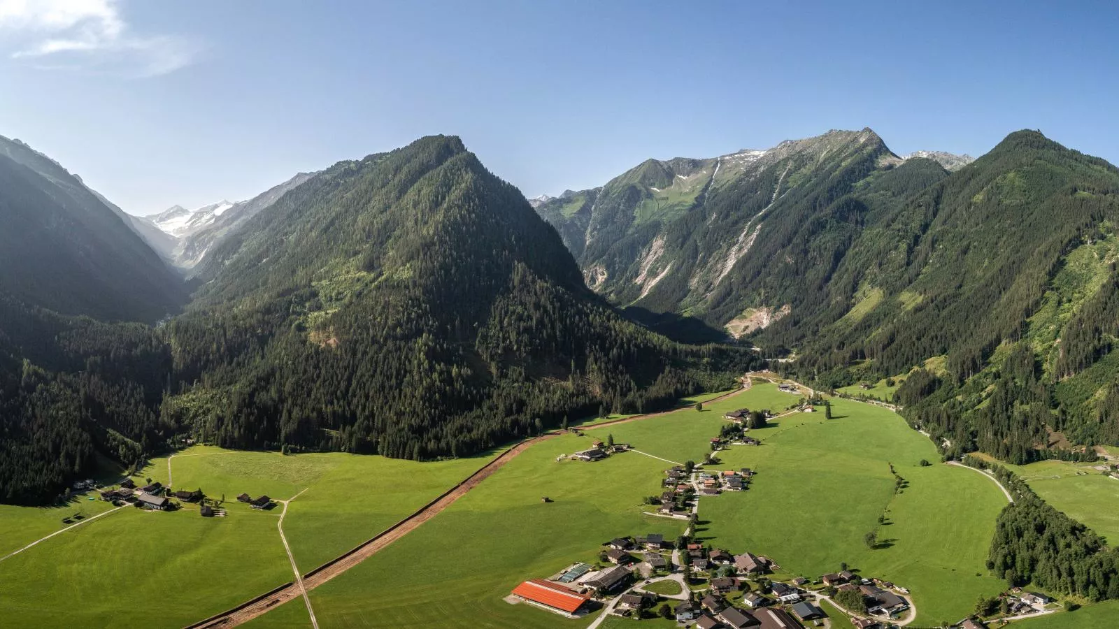 Mühlhof-Exterior in summer
