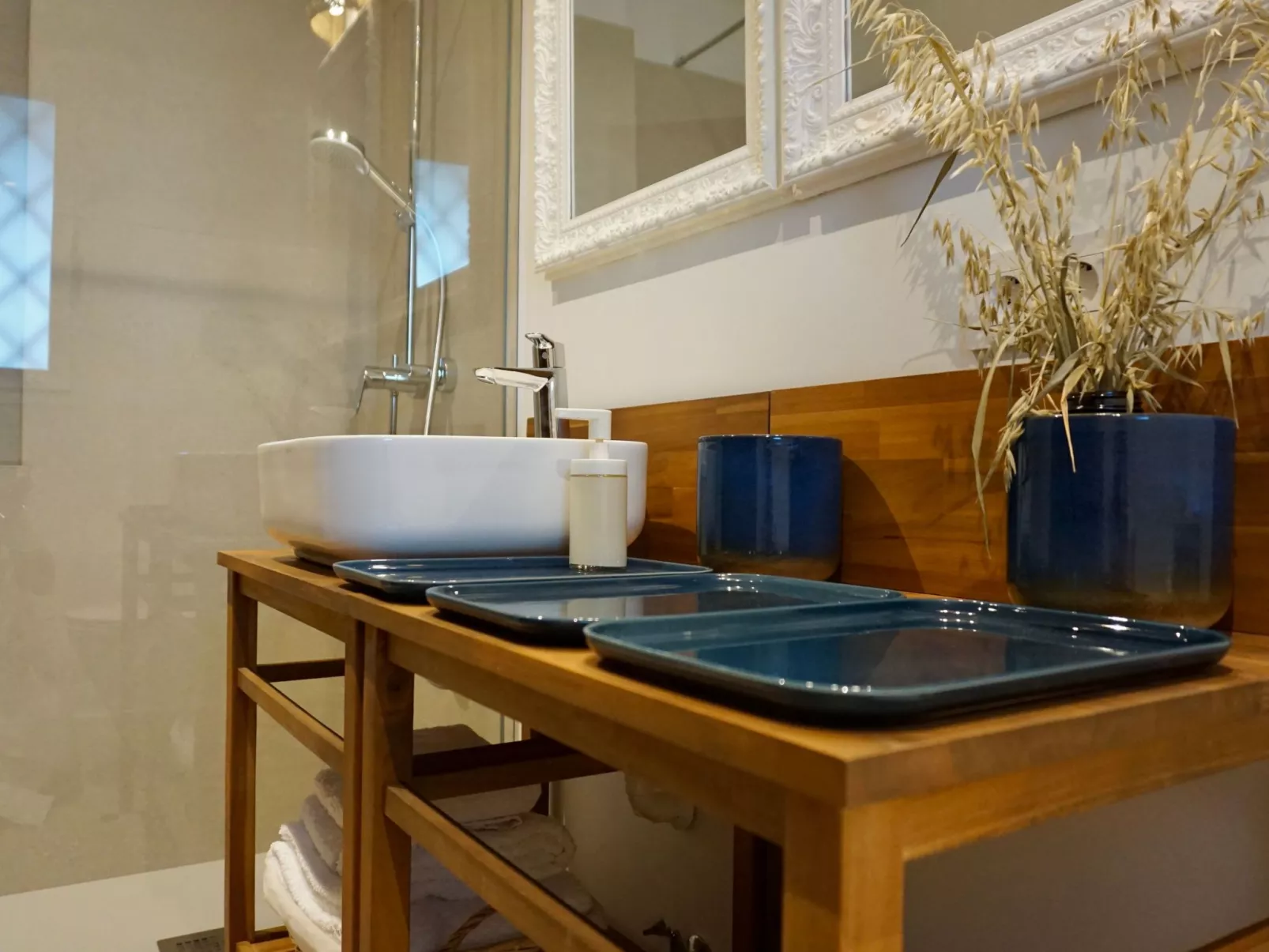 Riviera-Image-tags.info