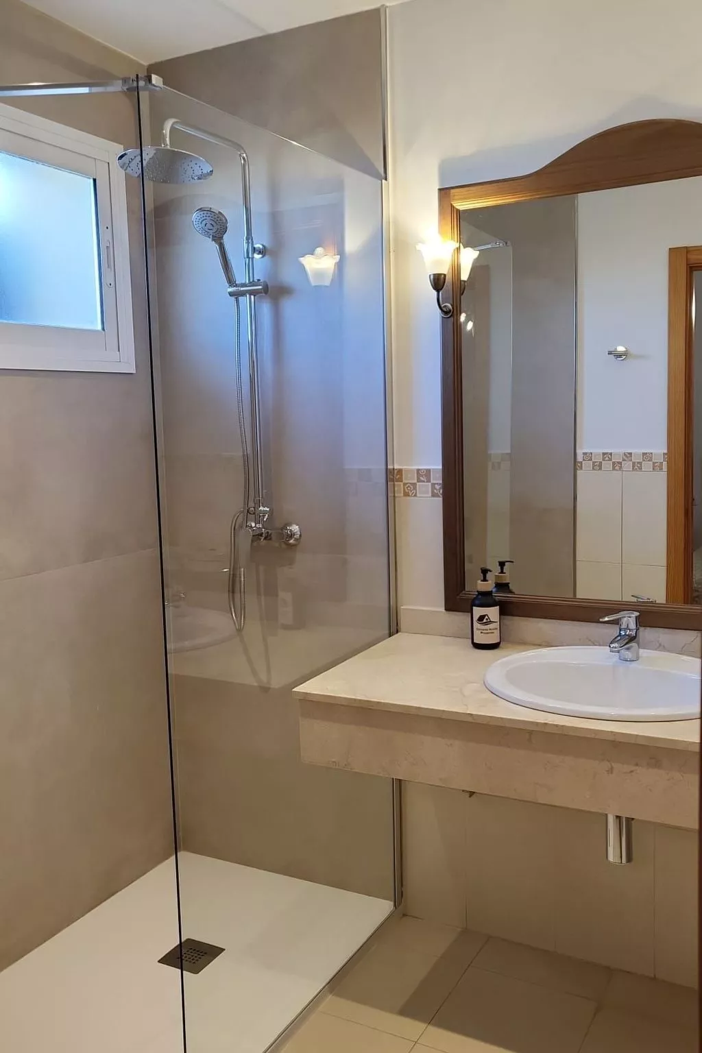 Penthouse, Jacuzzi, Meerblick, BBQ,wifi, AC - Dedans