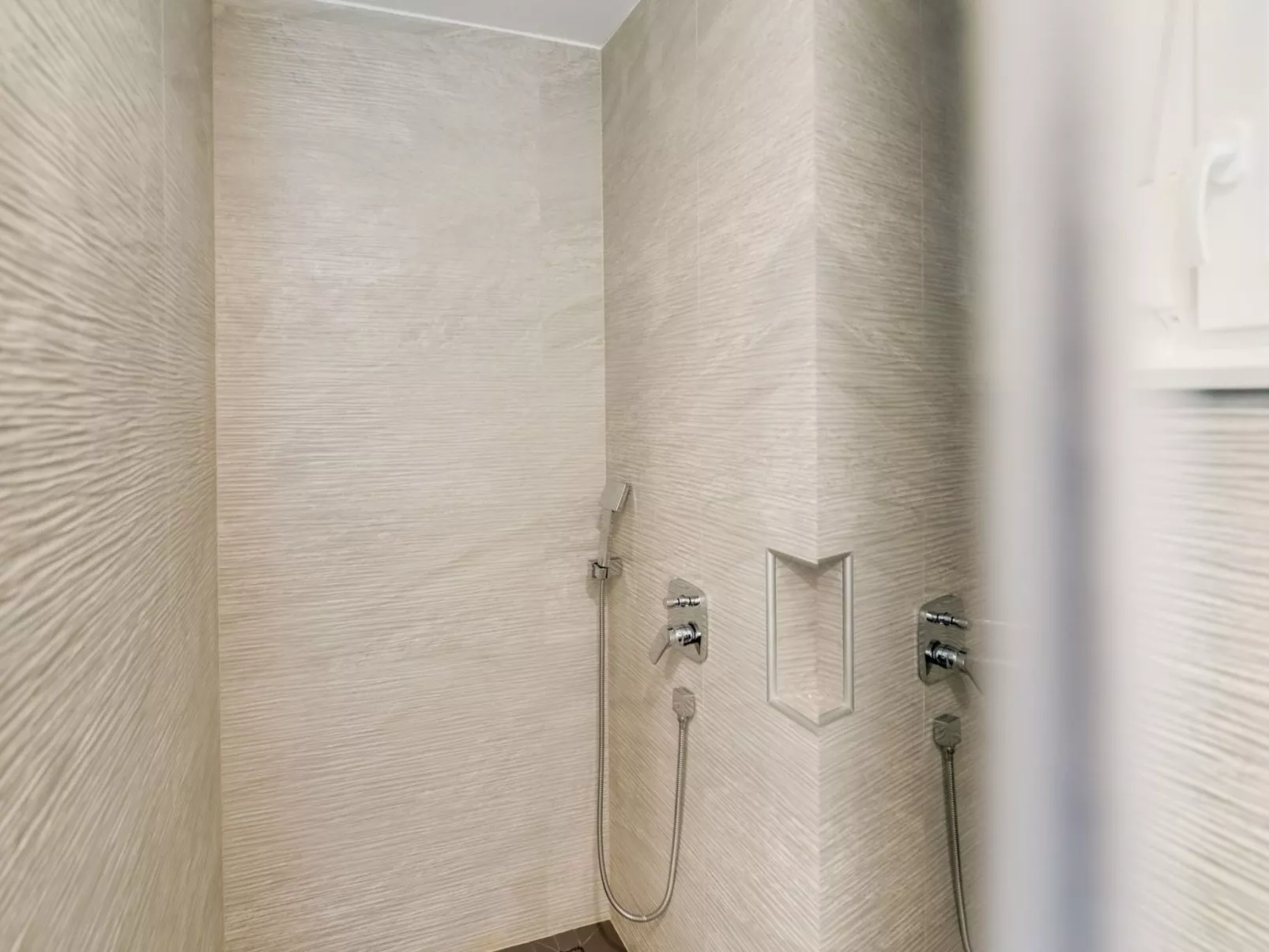 Neue Villa mit Pool und Meerblick - Image-tags.info