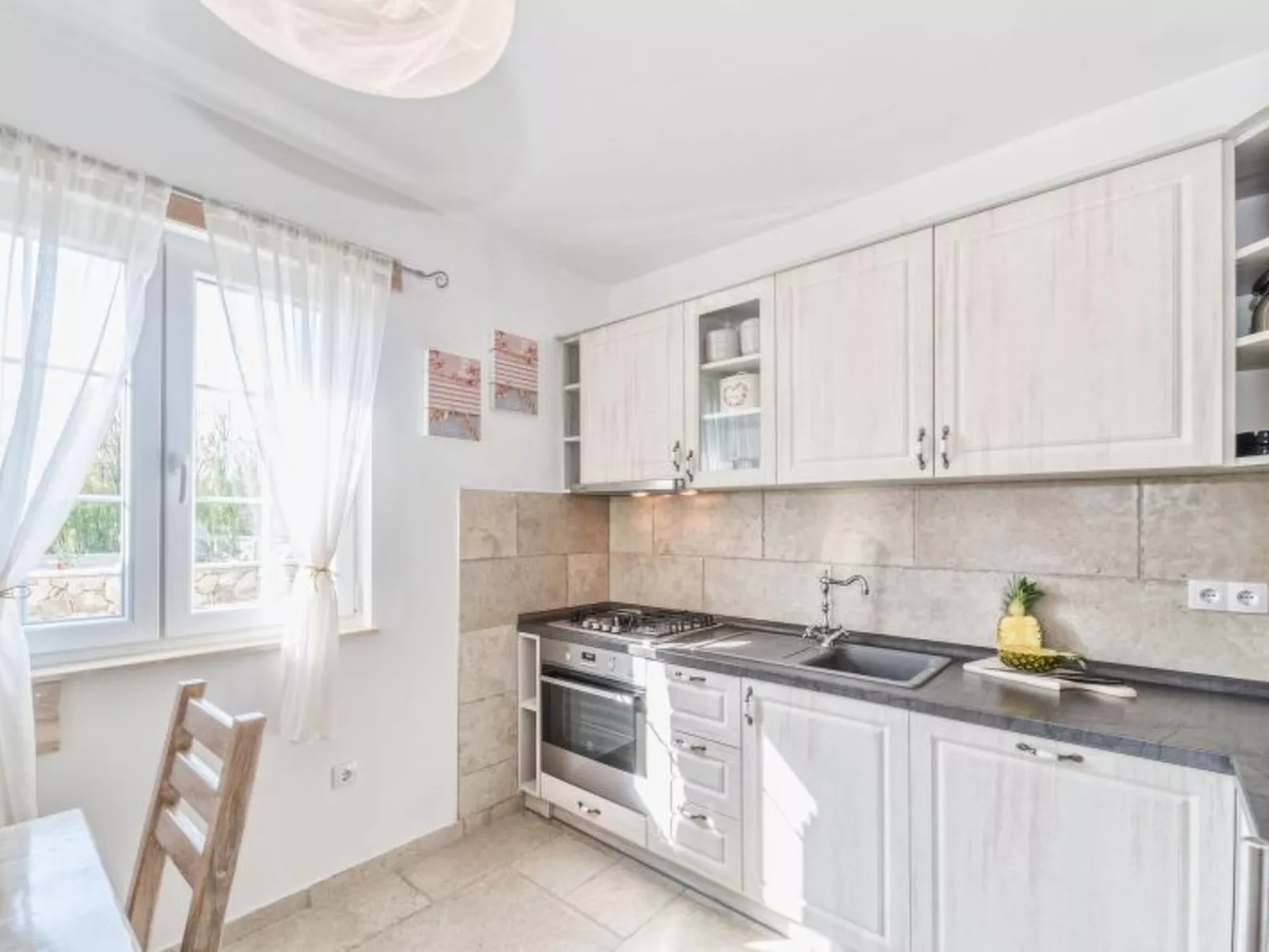 Villa mit beheiztem Pool, schöne Aussicht, Strandnähe - Image-tags.info