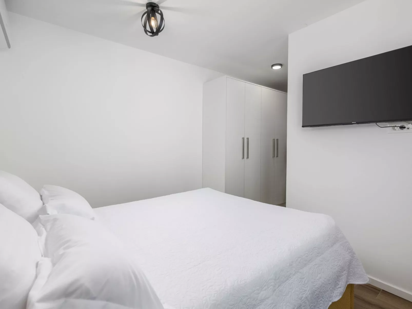 Romantische Villa mit Pool, umgeben von Natur - Image-tags.info