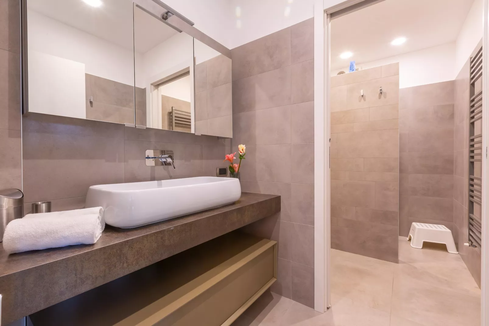 RESIDENCE PORTO LETIZIA - PALACE-2ROOM APT 6 PAX LAKE VIEW DELUXE 8210 - P2LD6 - Bathroom