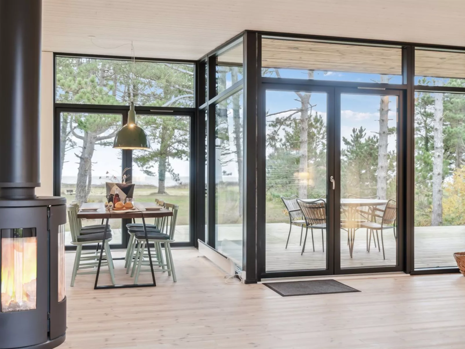 "Herlugh" - 10m from the sea - Drinnen