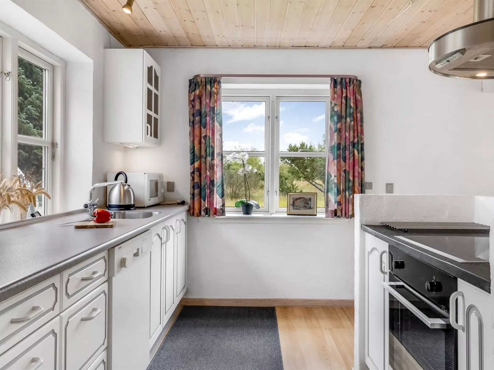 "Marlise" - 2.5km from the sea-Inside