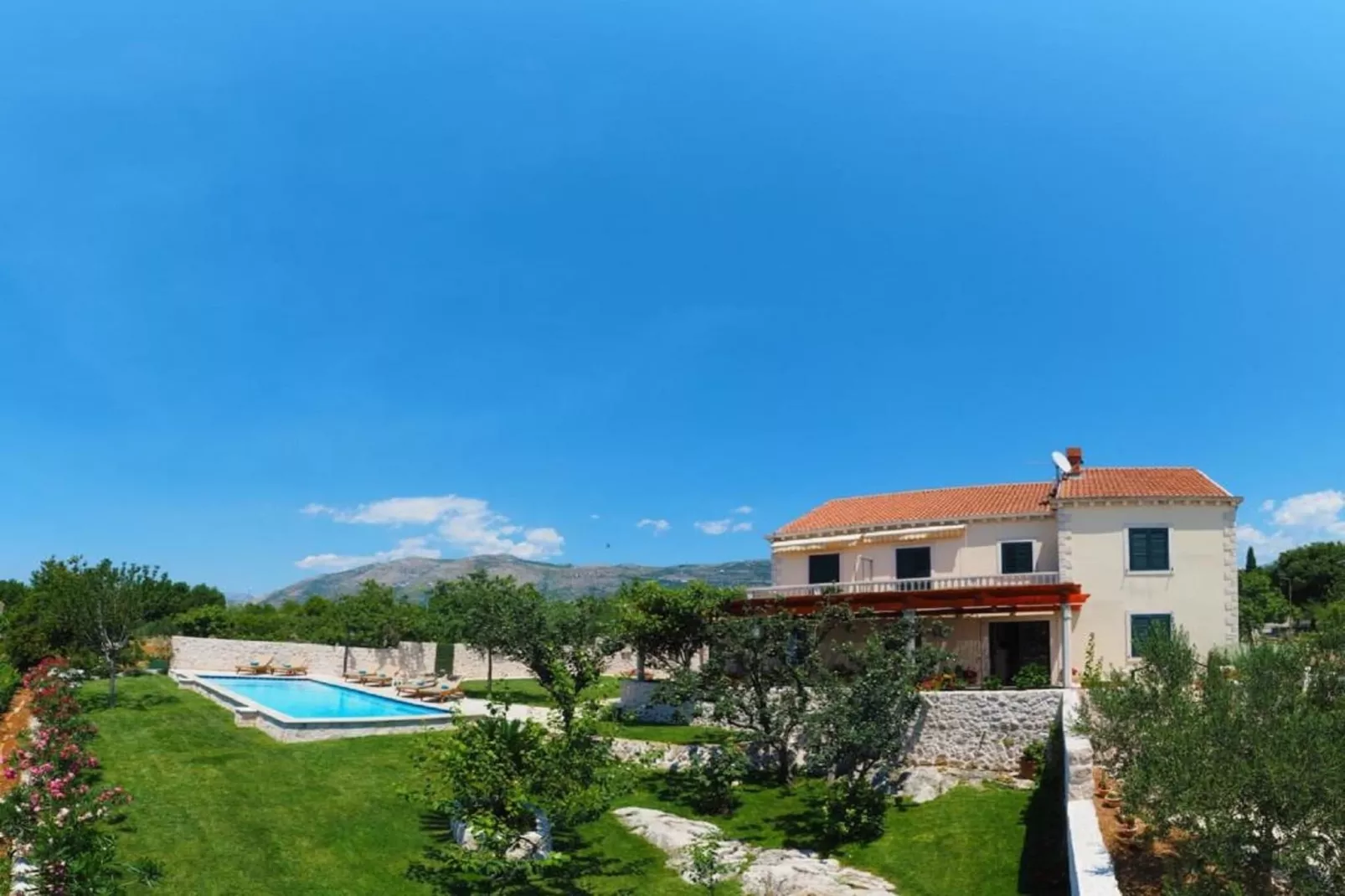 Villa Antonija - Four-Bedroom Villa with Terrace and Private Pool-Extérieur