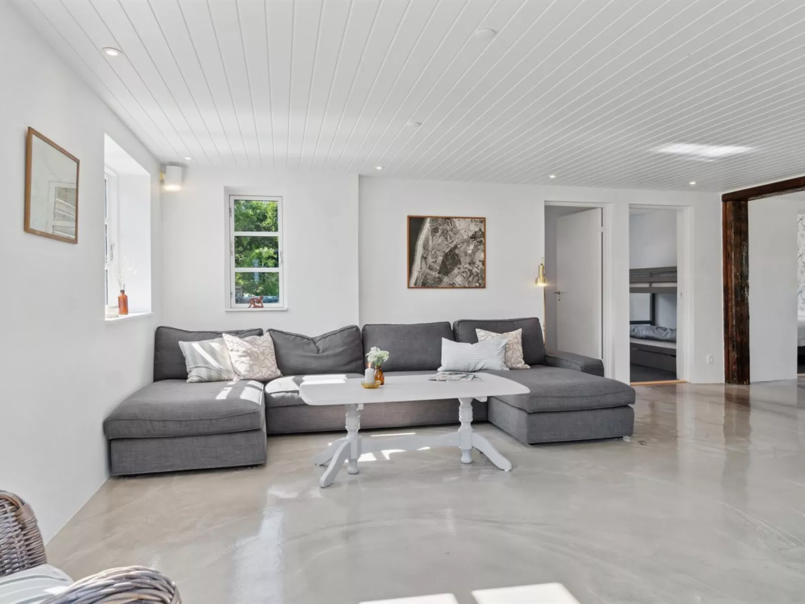 "Thrym" - 2.5km from the sea - Inside