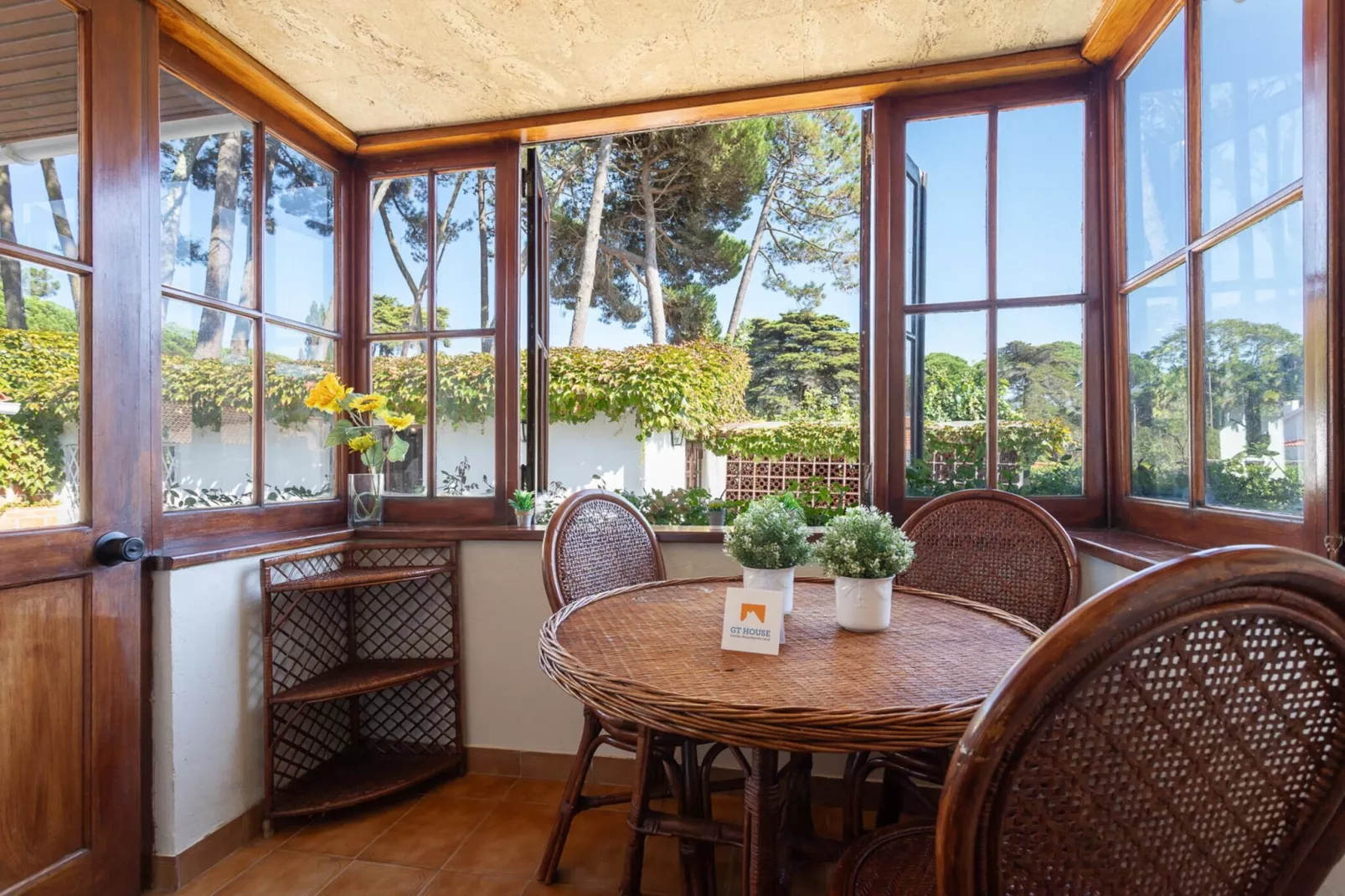 Charming  House and Terrace By Gt House-Terrasse/Balkon