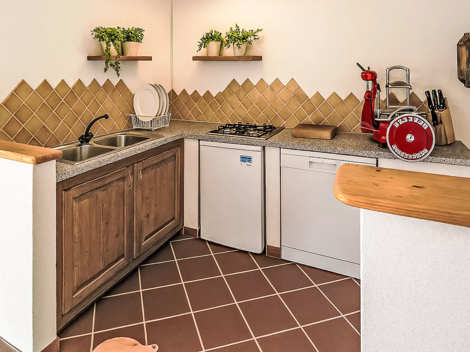 Stazzu Sarra di Monti-Drinnen