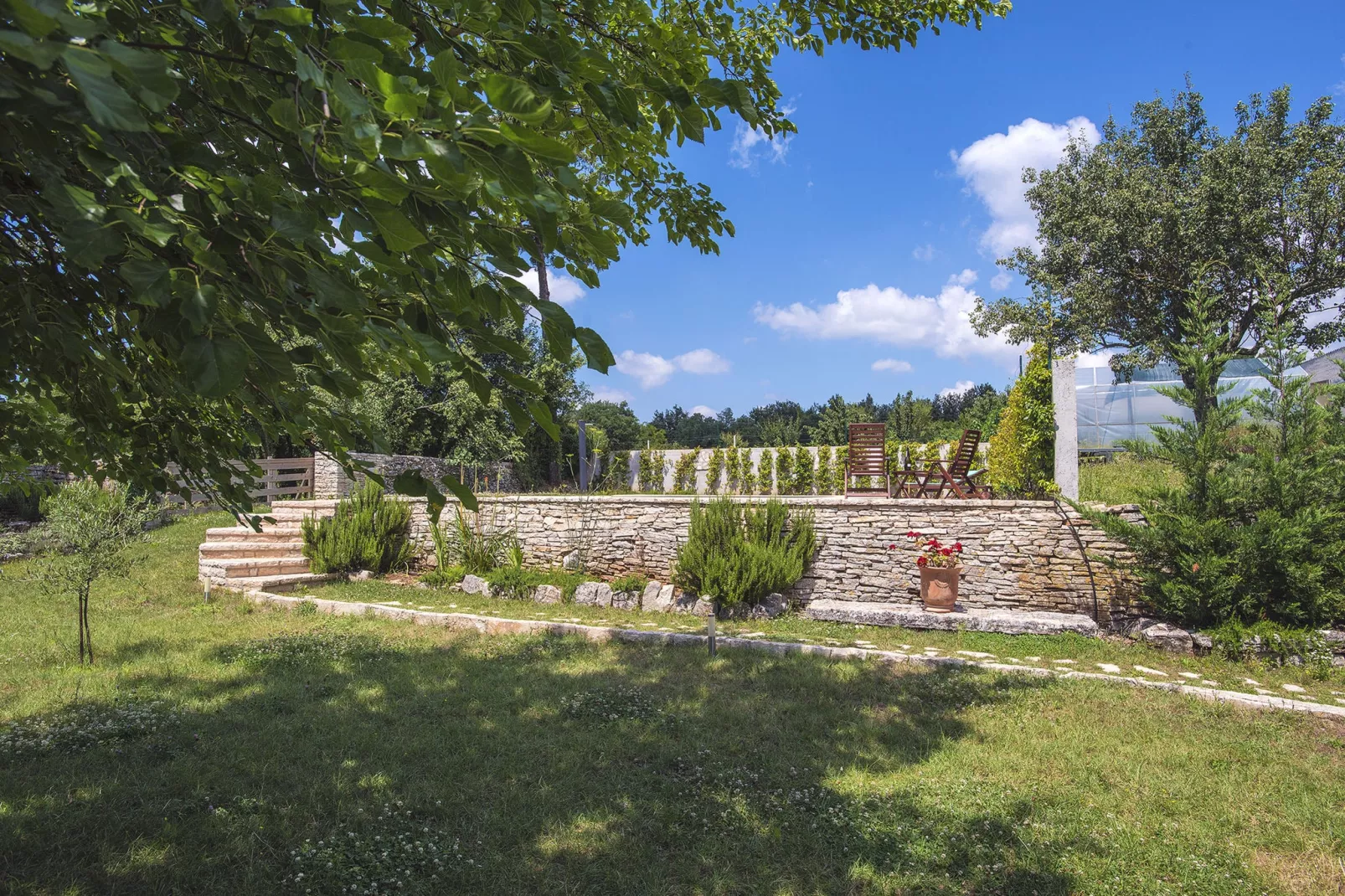 Villa Krase-Gärten Sommer