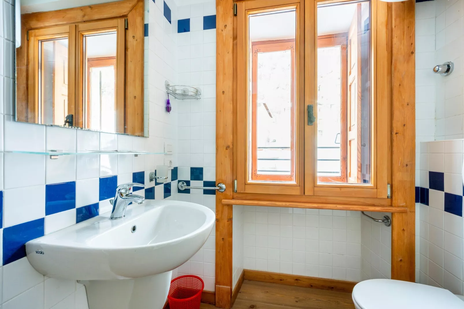 MONO 1 CERESOLE-Bathroom