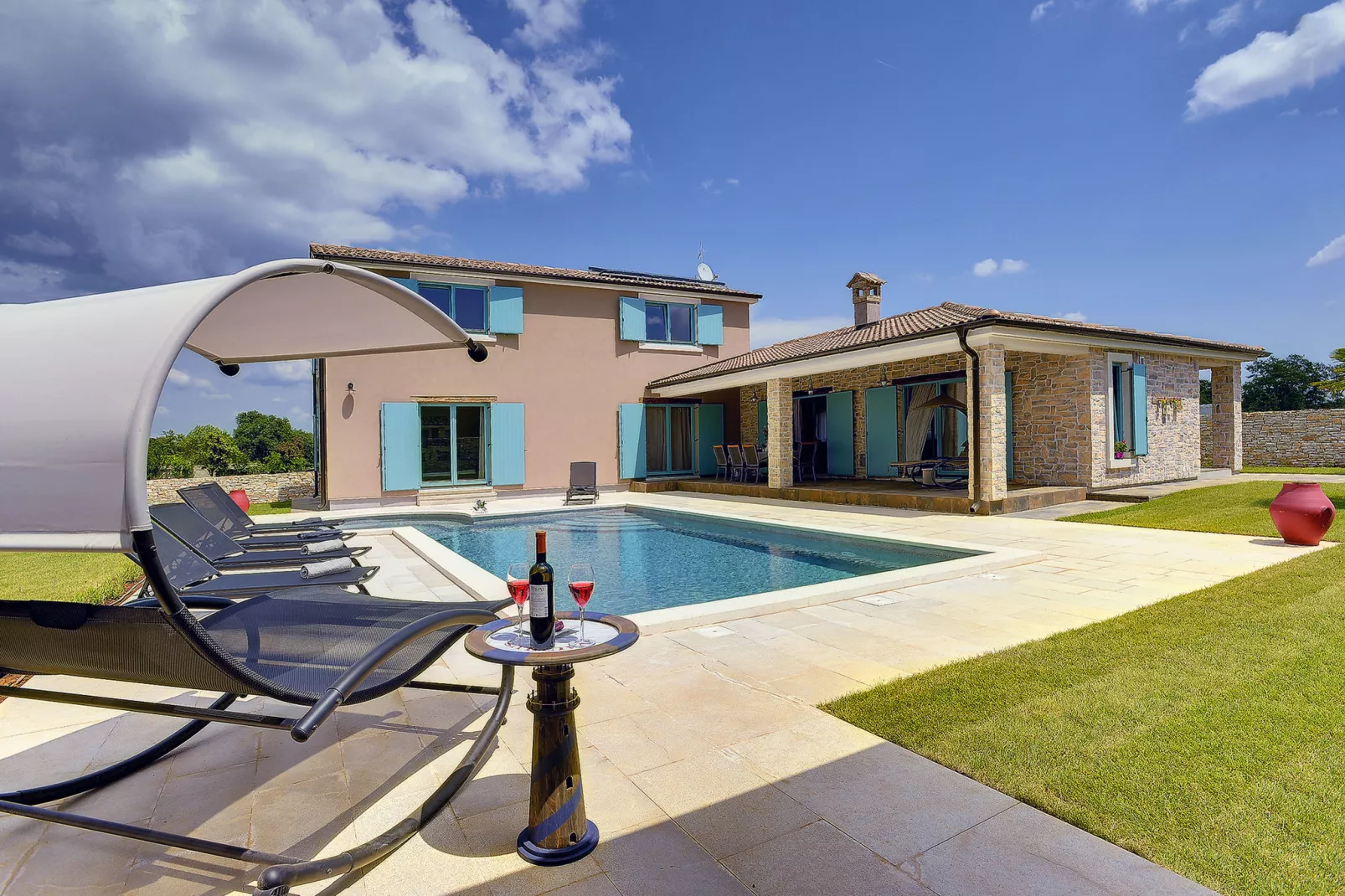 Villa Desire-Außenbereich Sommer