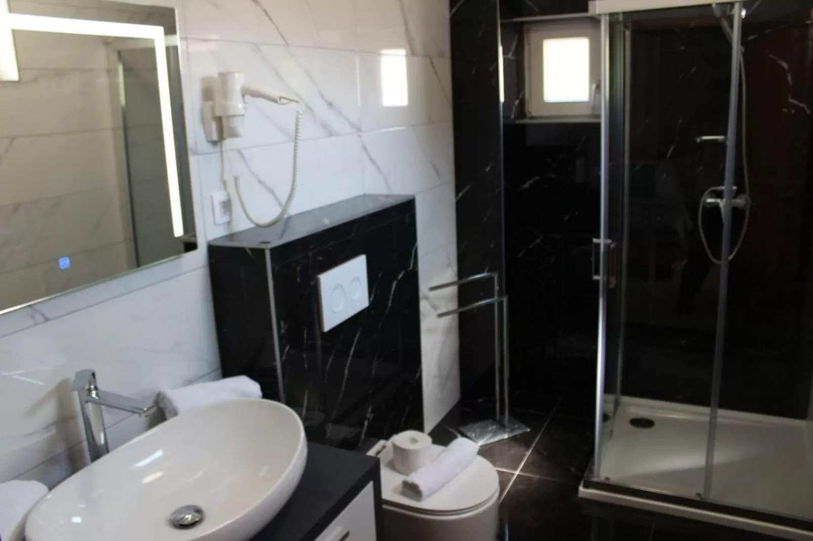 Sv Marija1 - Ferienwohnung 7 - Typ 4plus2 - Badezimmer