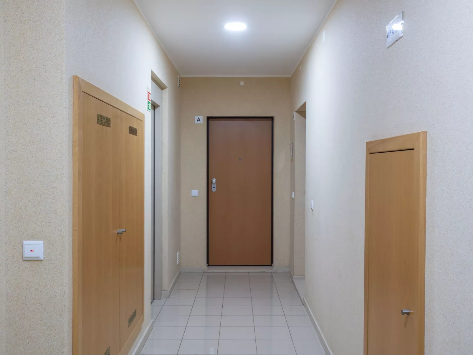 "Elena 1" mit Blick auf das Wasser - Image-tags.info