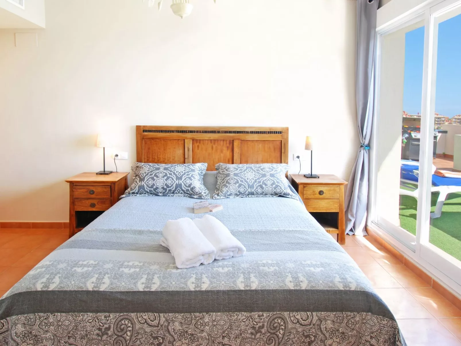 Penthouse, Jacuzzi, Meerblick, BBQ,wifi, AC - Dedans