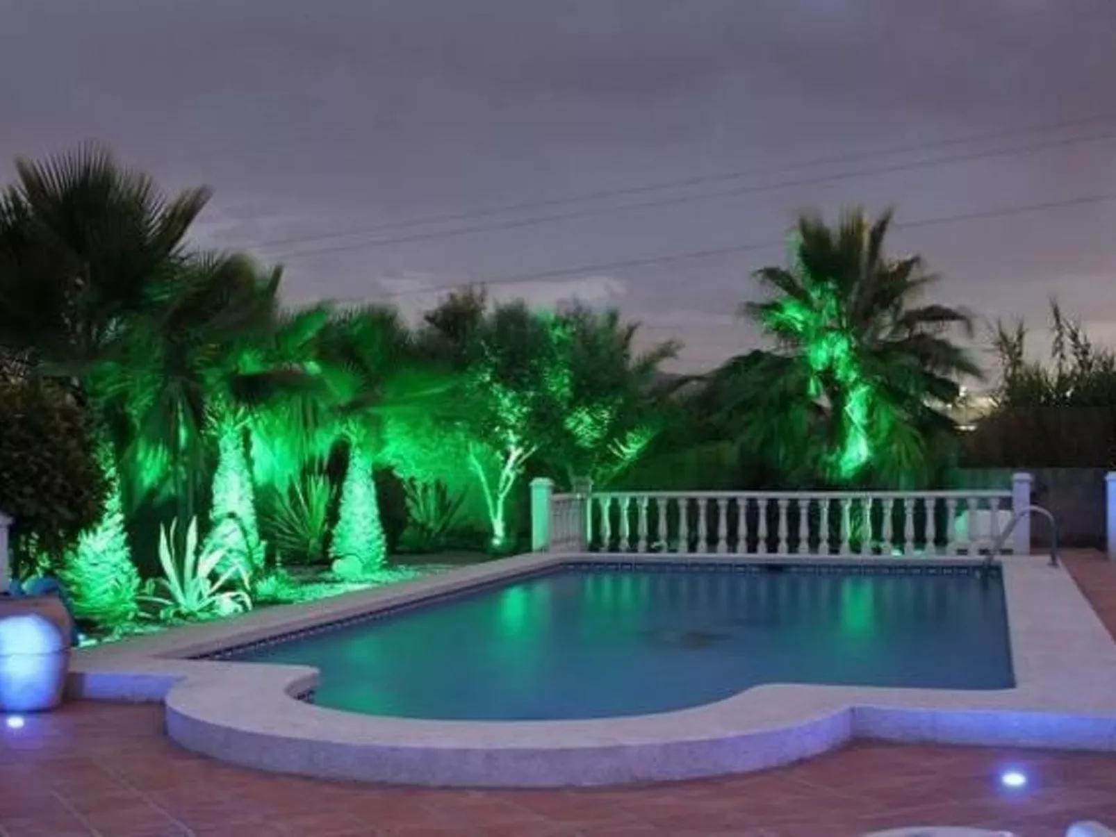 Villa im spanischen Stil mit großem Pool und ein - Draußen