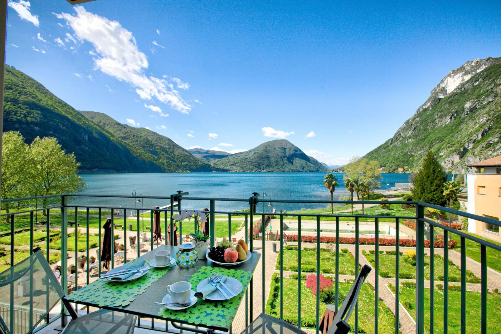 RESIDENCE PORTO LETIZIA - PALACE-2ROOM APT 6 PAX LAKE VIEW DELUXE 8210 - P2LD6 - Terrace balcony