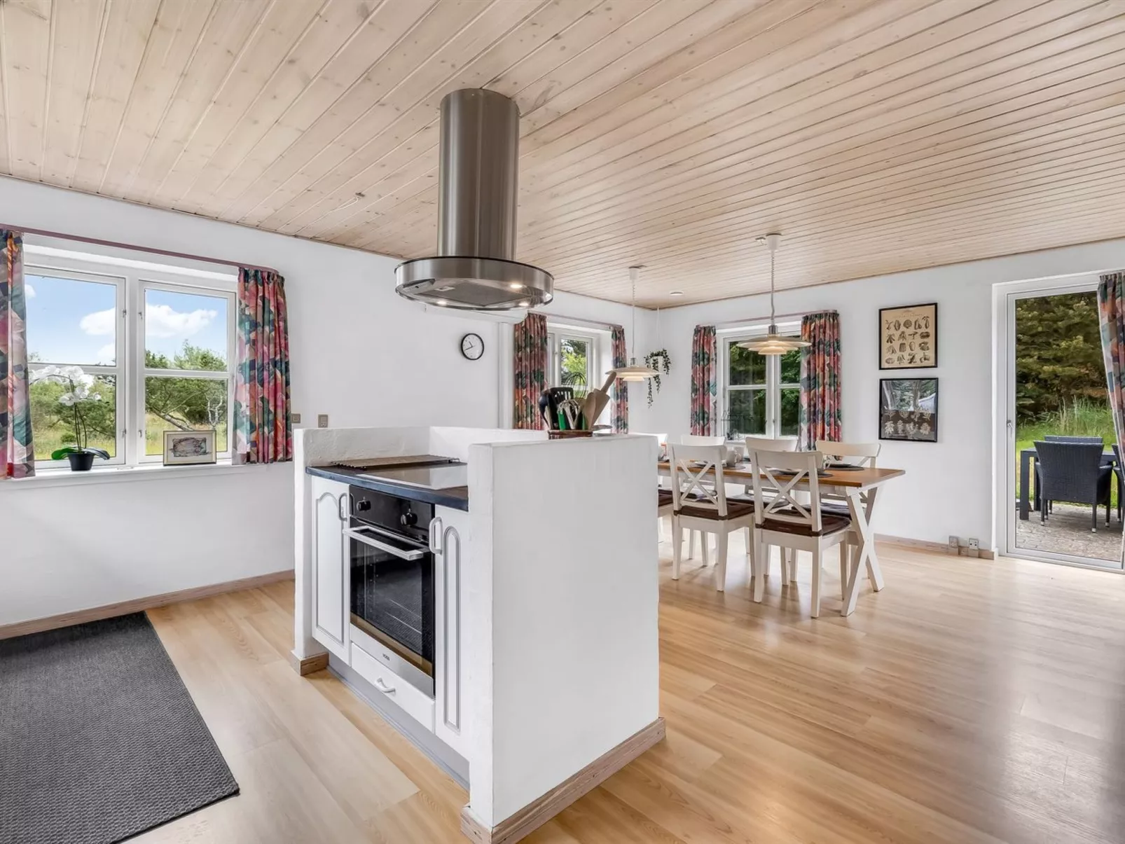 "Marlise" - 2.5km from the sea-Inside