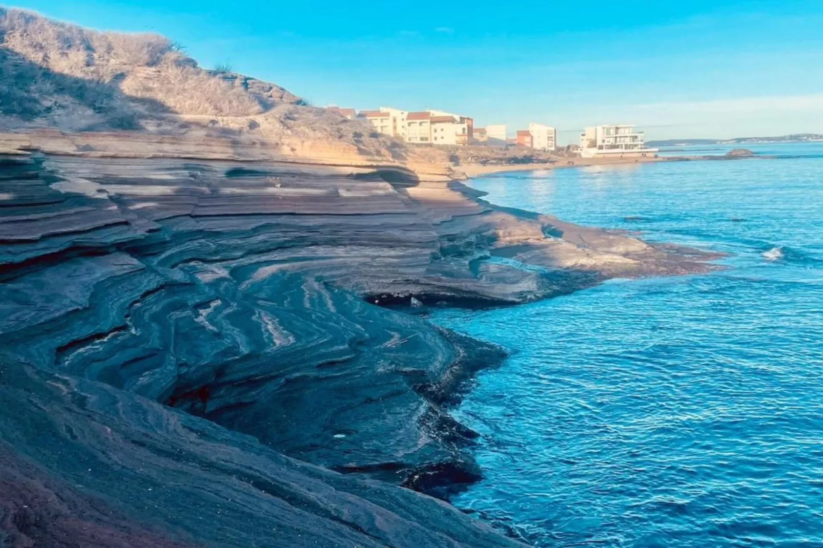 Port La Roquille N°98 - 2P6C-Zones été à 20 km