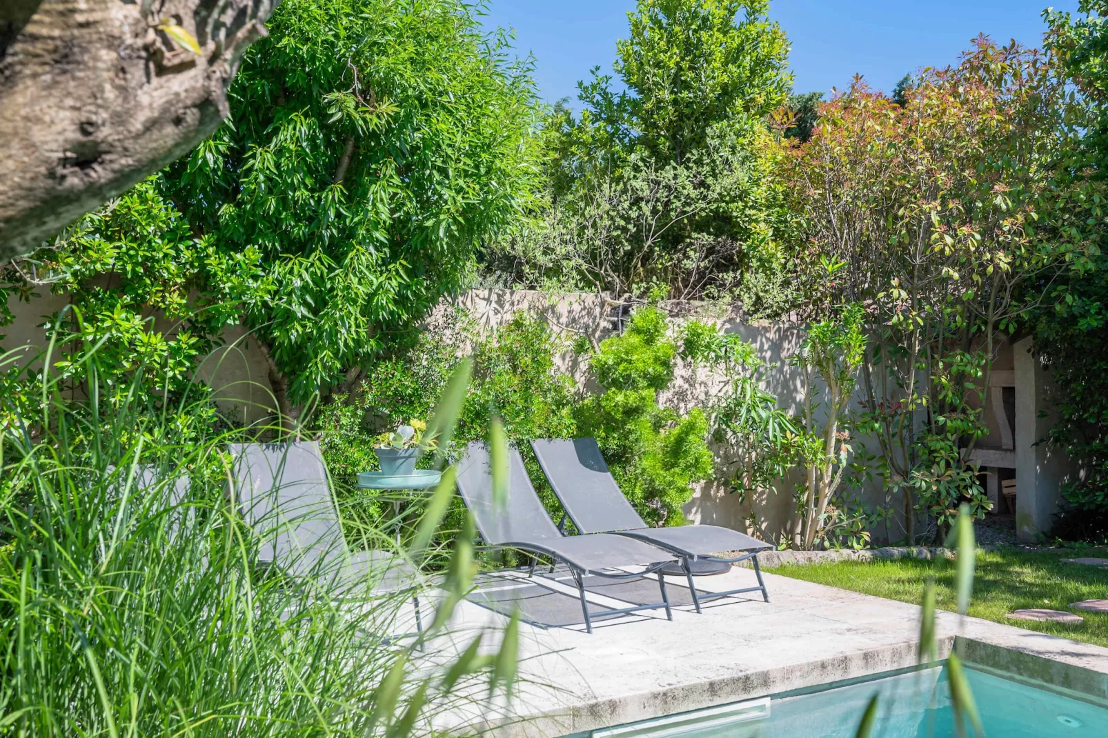 Mas authentique à Paradou Alpilles-Terrace balcony