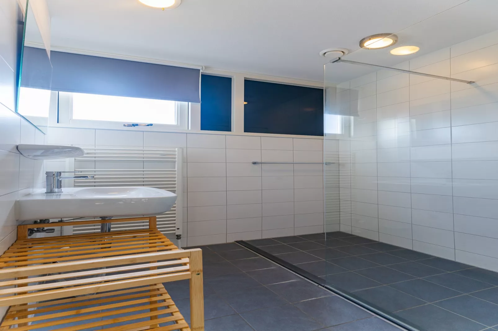 Zonnedorp 7 De Meerpaal in Renesse | Comfortable holiday house close to the beach - Bathroom