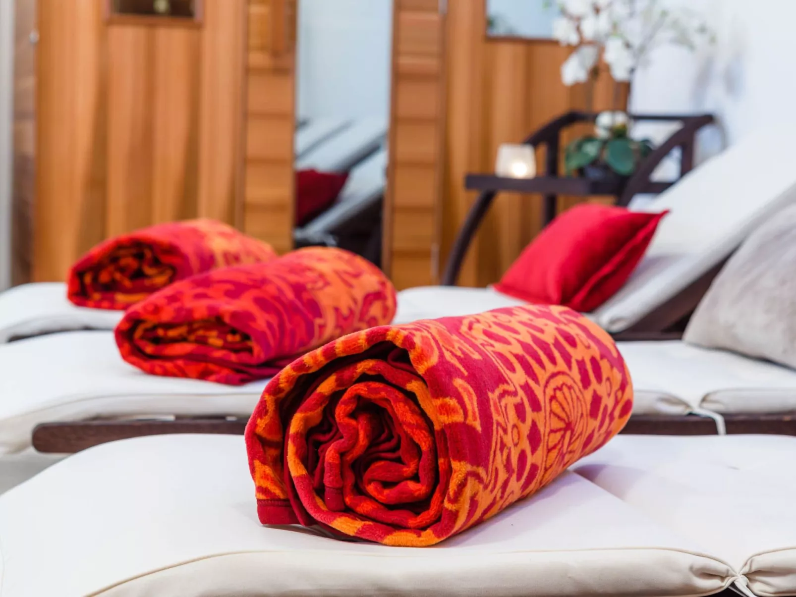 Villa Kamenica  im mediterranen Stil mit Innen- und Außenpool - Image-tags.info