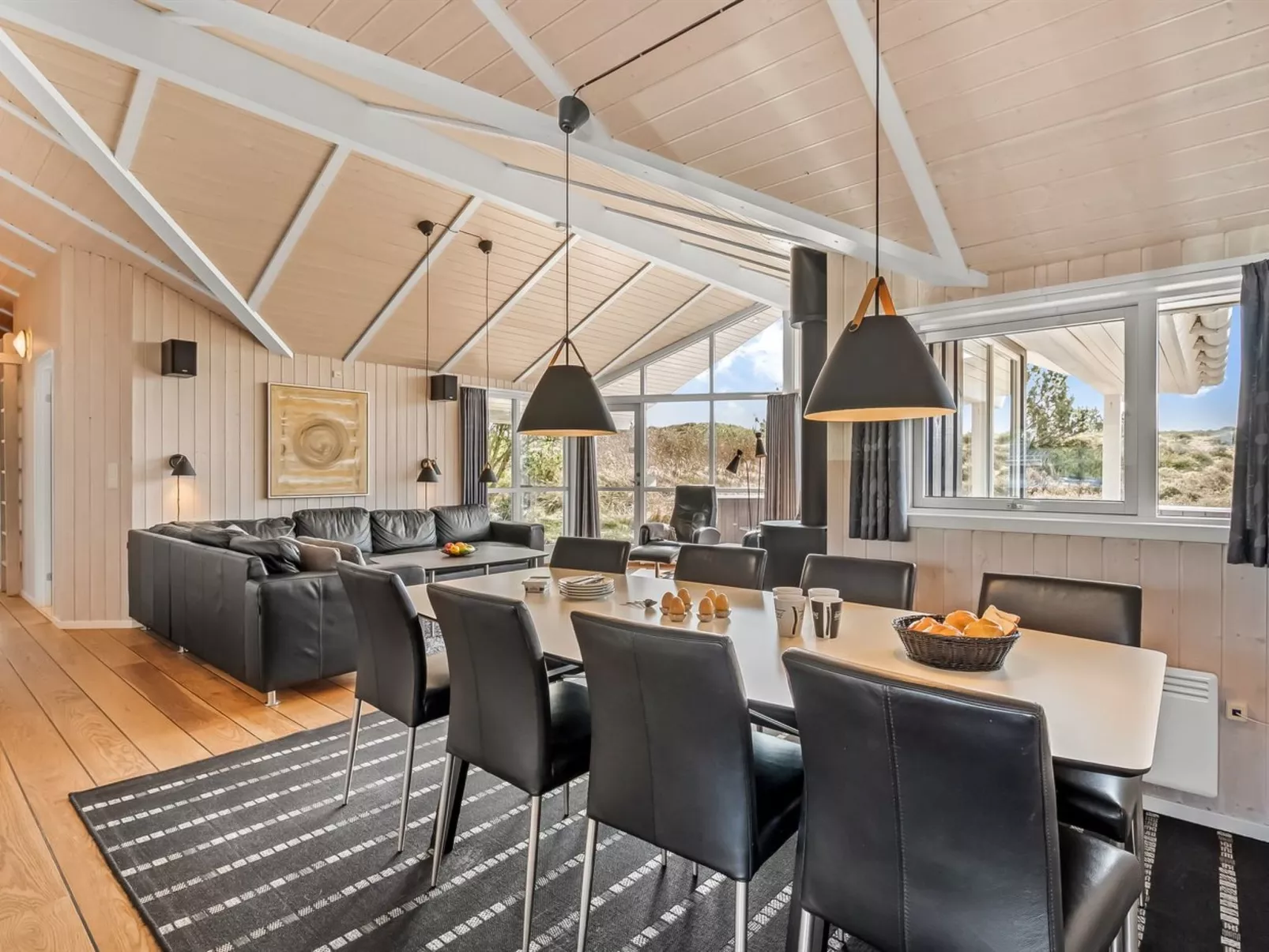 "Arine" - 700m to the fjord - Inside